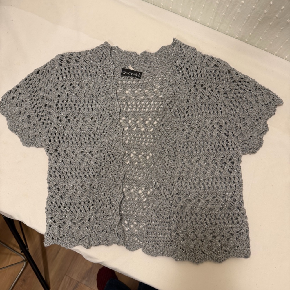 Wet Seal Gray silver Open-Front Crochet Cardigan bolero short sleeve crop